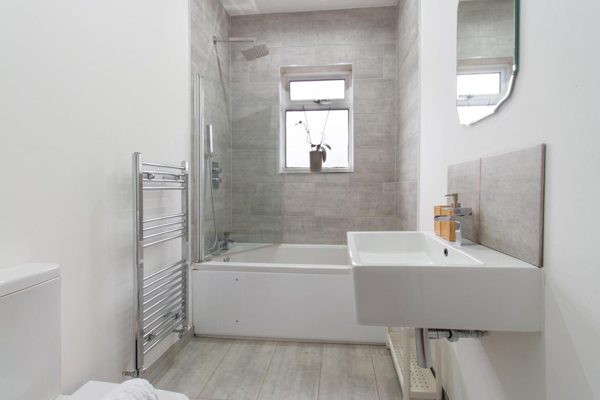 Spacious 4Br House, 2 En Suites With Garden & On-Site Parking Maidstone Esterno foto